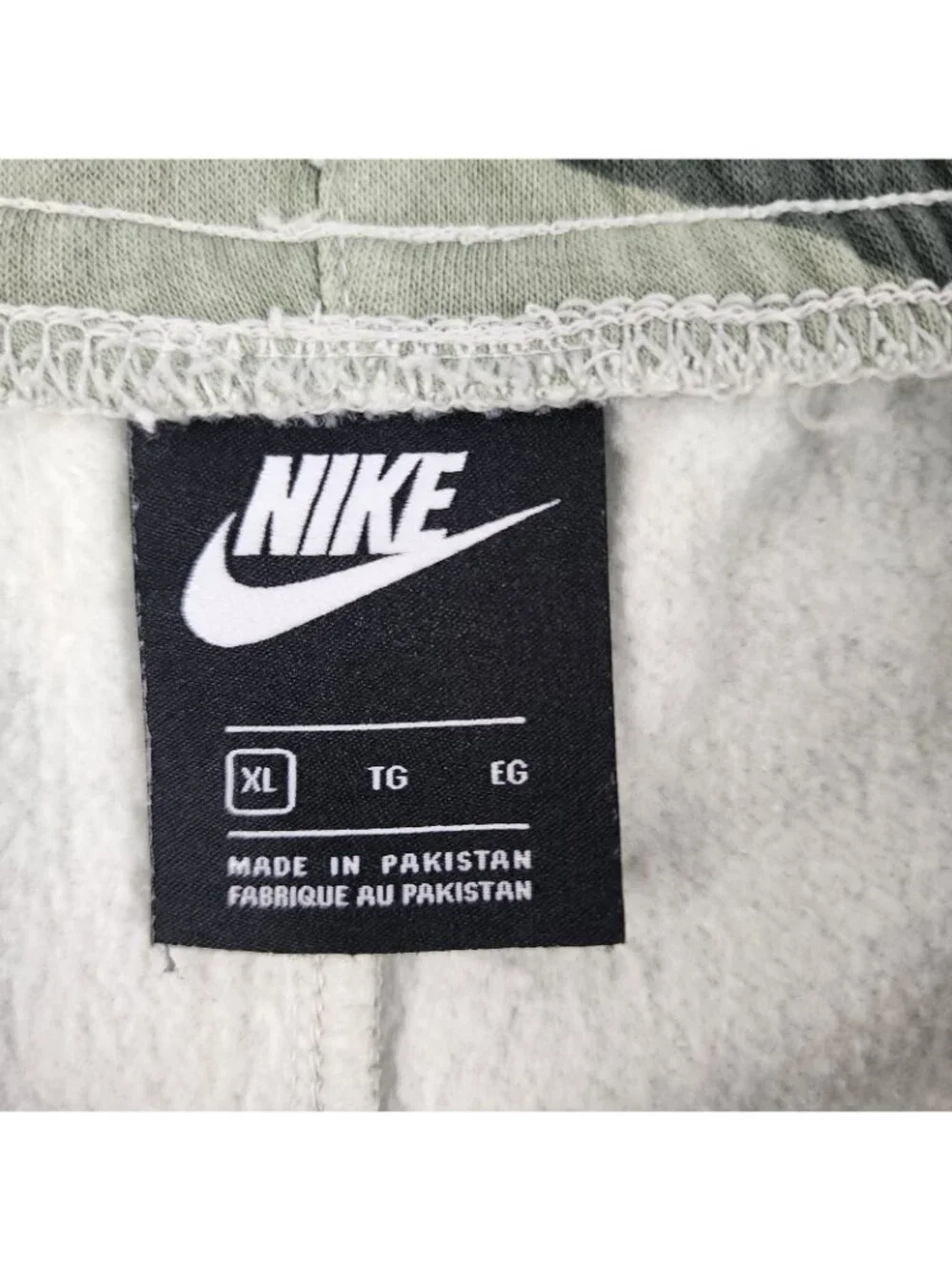 Nike Mens Sweatpants Mens XL Multi Camo Joggers (34x29) BV3628-372